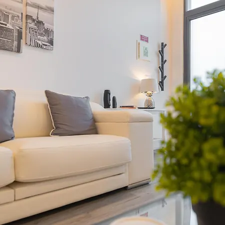 Vip Baia B Daire Machico (Madeira)